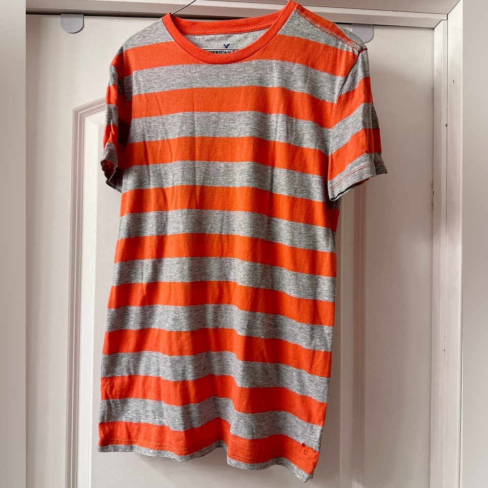 American Eagle Outfitters shirt size small
